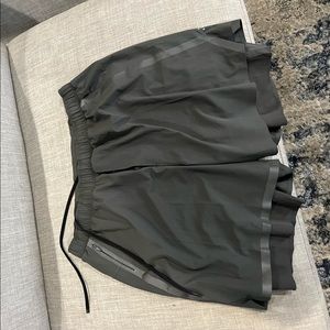 lululemon athletica Men's Athletic Shorts - Dark Gray